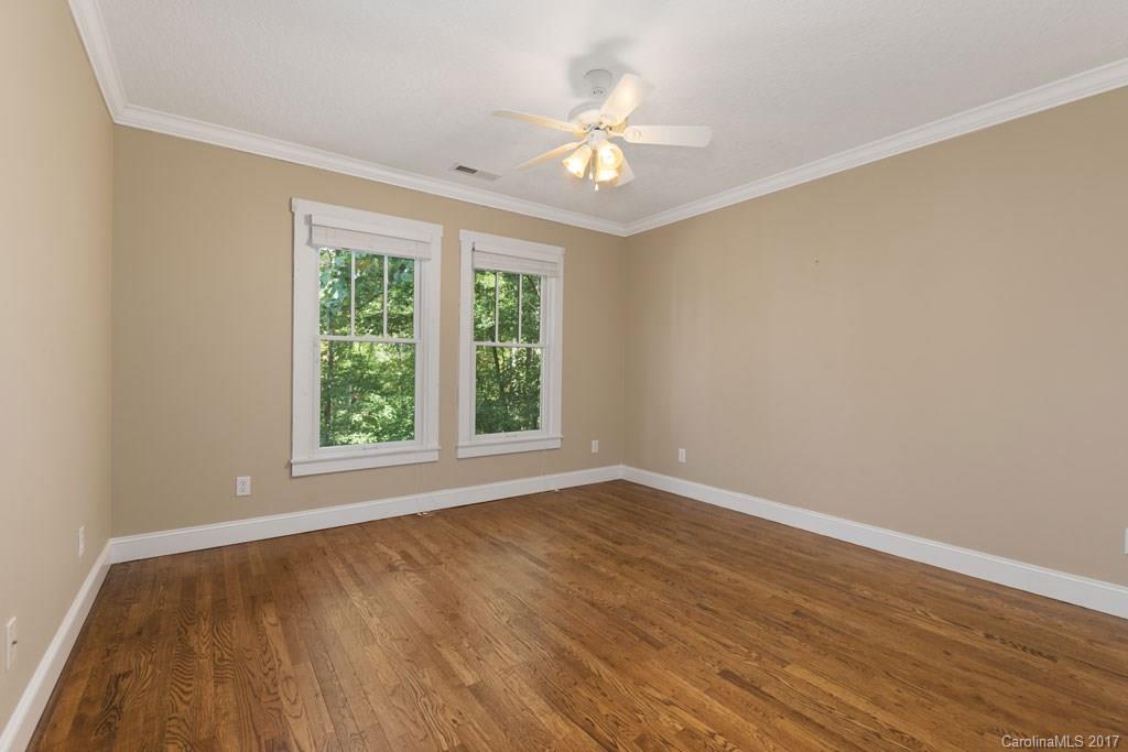 27 Oak Hollow Drive Asheville NC 28805