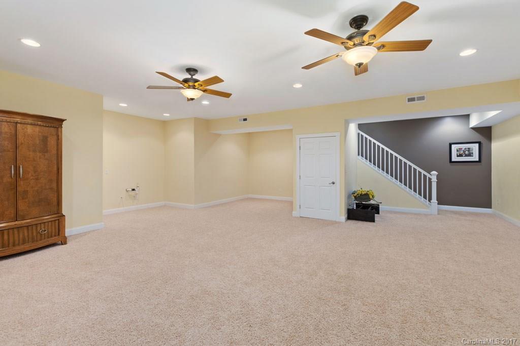 27 Oak Hollow Drive Asheville NC 28805