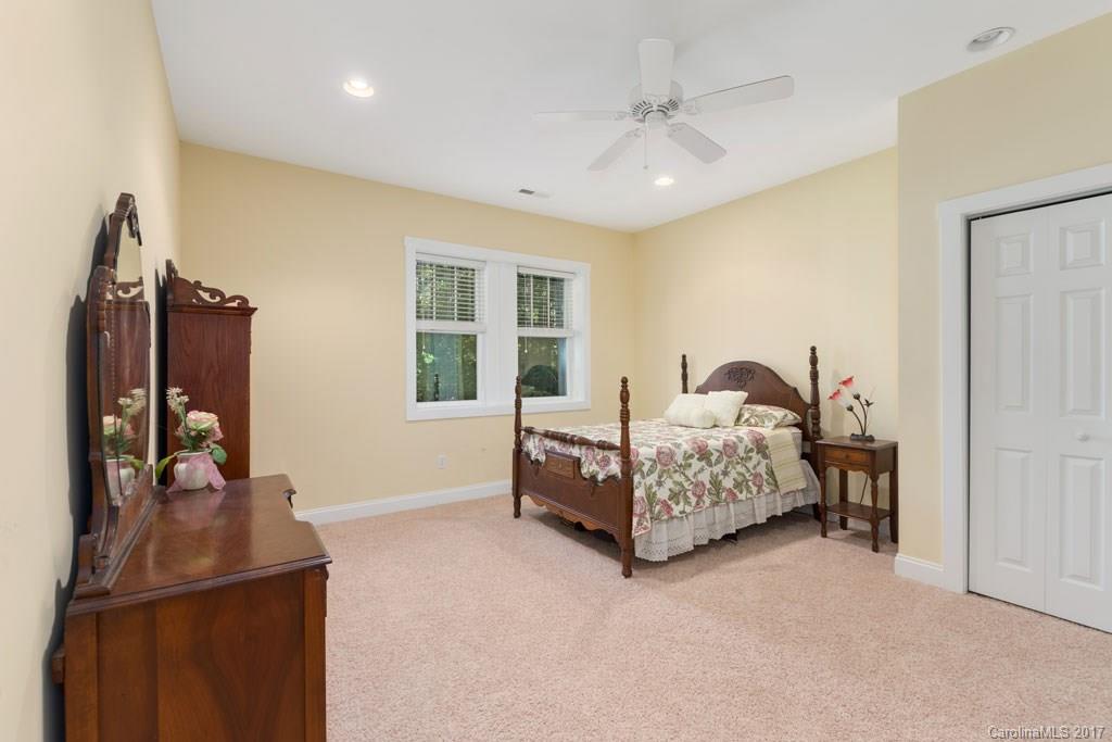 27 Oak Hollow Drive Asheville NC 28805