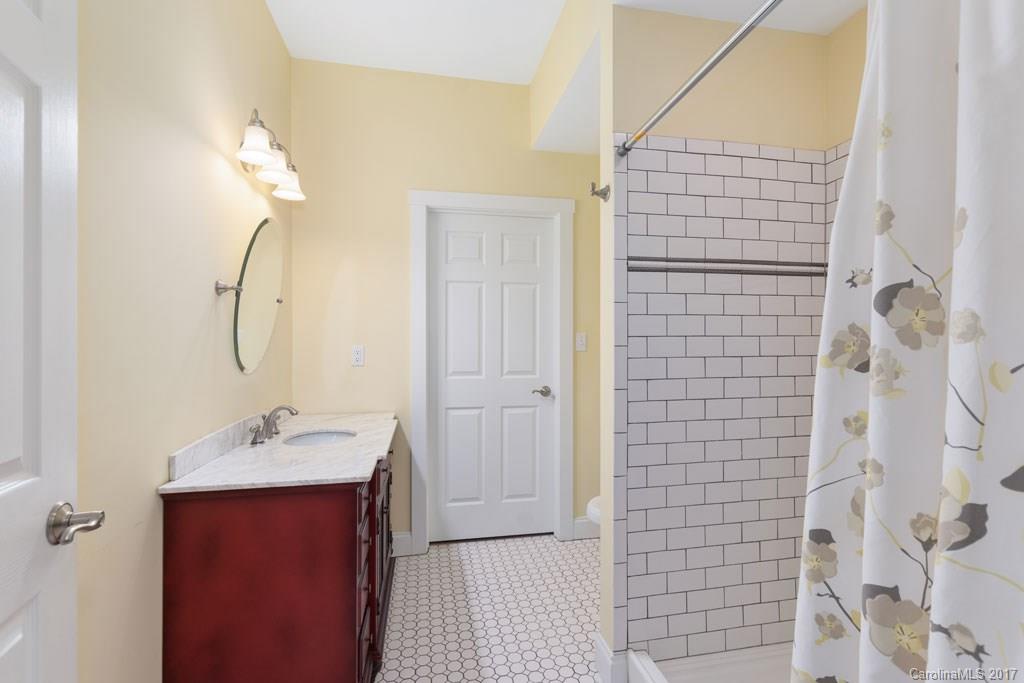 27 Oak Hollow Drive Asheville NC 28805