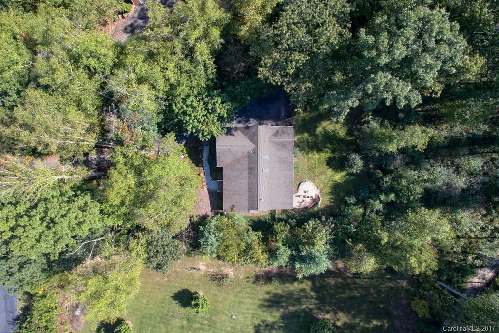 27 Oak Hollow Drive Asheville NC 28805