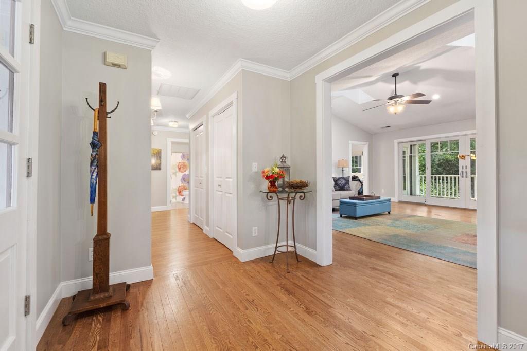 27 Oak Hollow Drive Asheville NC 28805