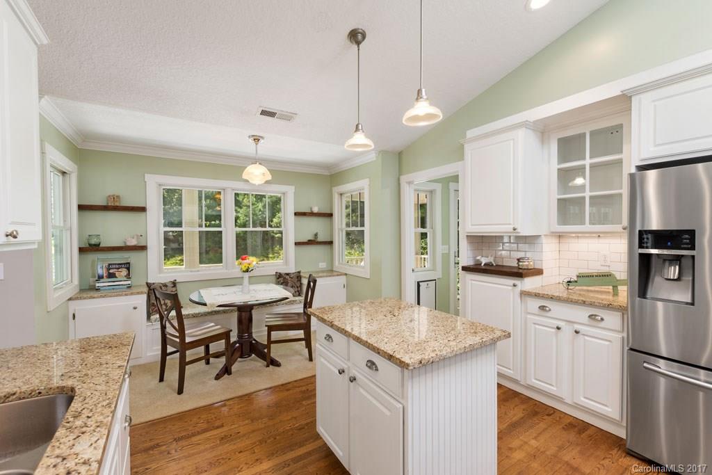 27 Oak Hollow Drive Asheville NC 28805