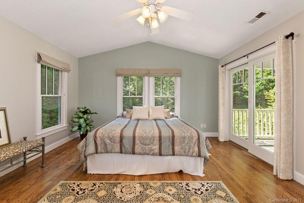 27 Oak Hollow Drive Asheville NC 28805