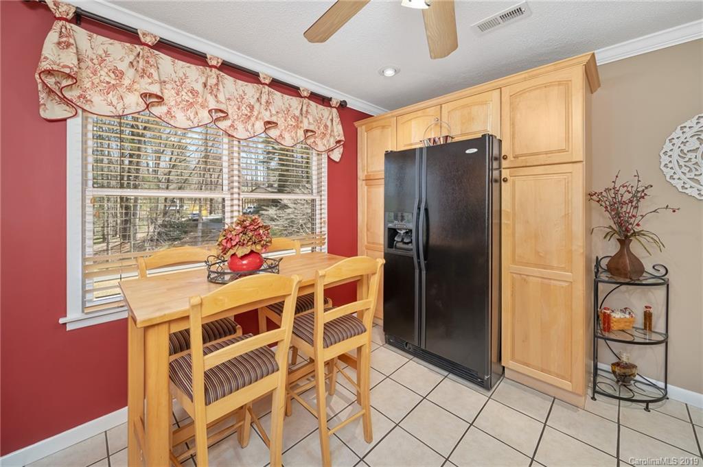 25 Buck Acres Drive Asheville NC 28806