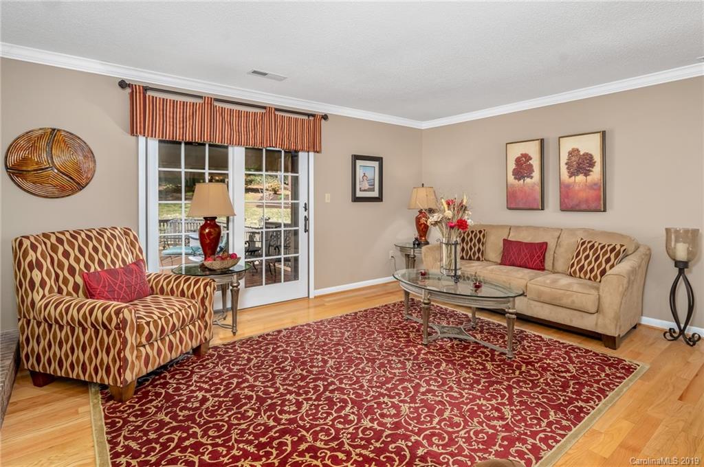 25 Buck Acres Drive Asheville NC 28806