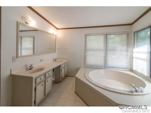 257 Laurelwood Lane Mills River NC 28759