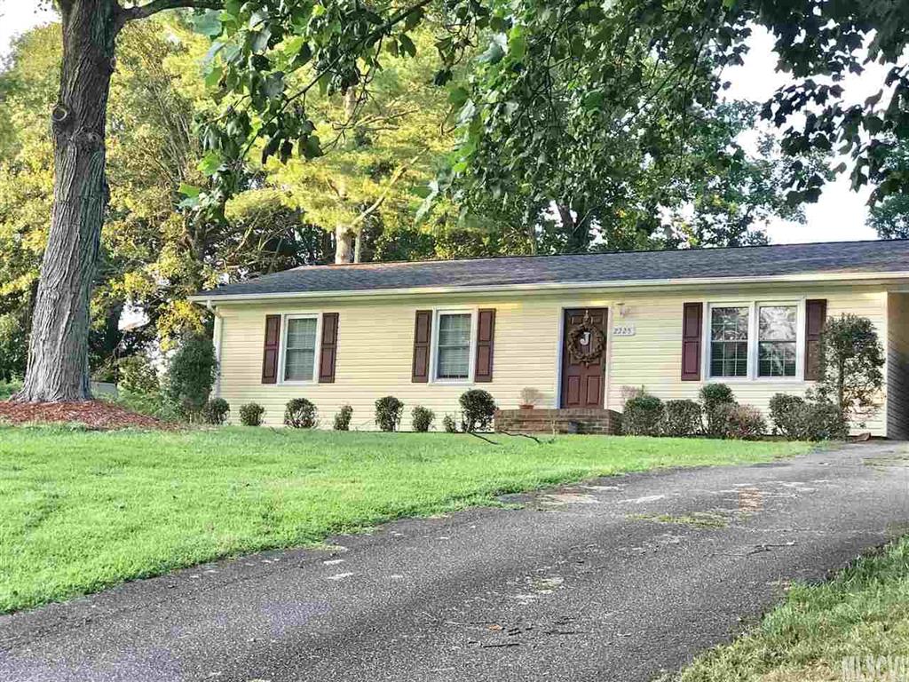 2225 34th Avenue Drive NE Hickory NC 28601