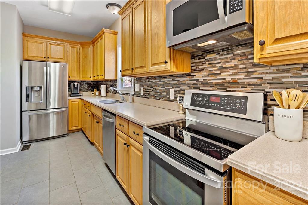 502 Cross Creek Drive Marion NC 28752
