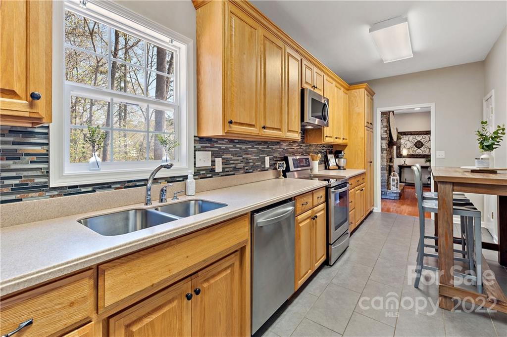502 Cross Creek Drive Marion NC 28752