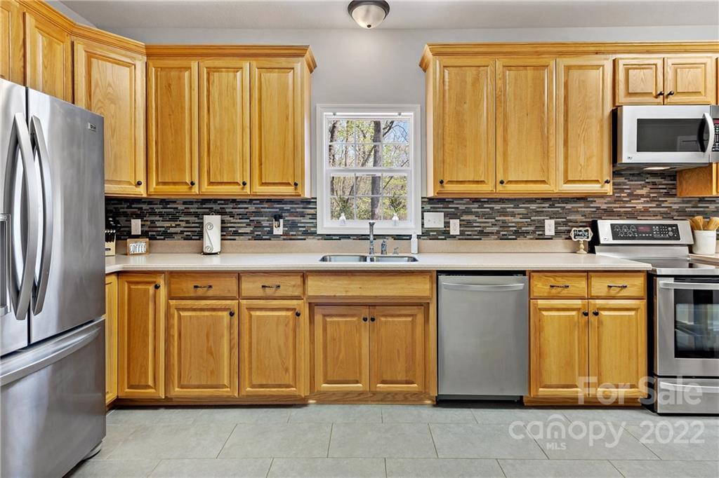502 Cross Creek Drive Marion NC 28752