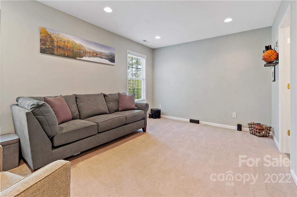 502 Cross Creek Drive Marion NC 28752