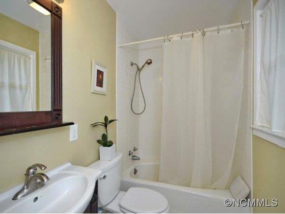 8 Pheasant Drive Asheville NC 28803