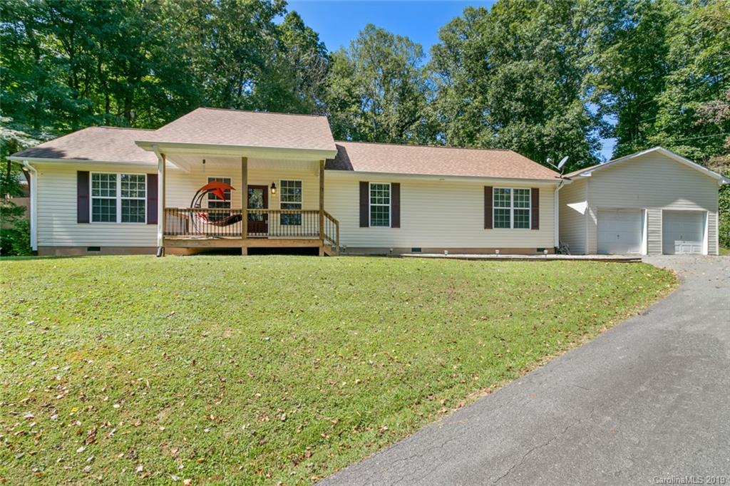 17 Duckett Road Candler NC 28715