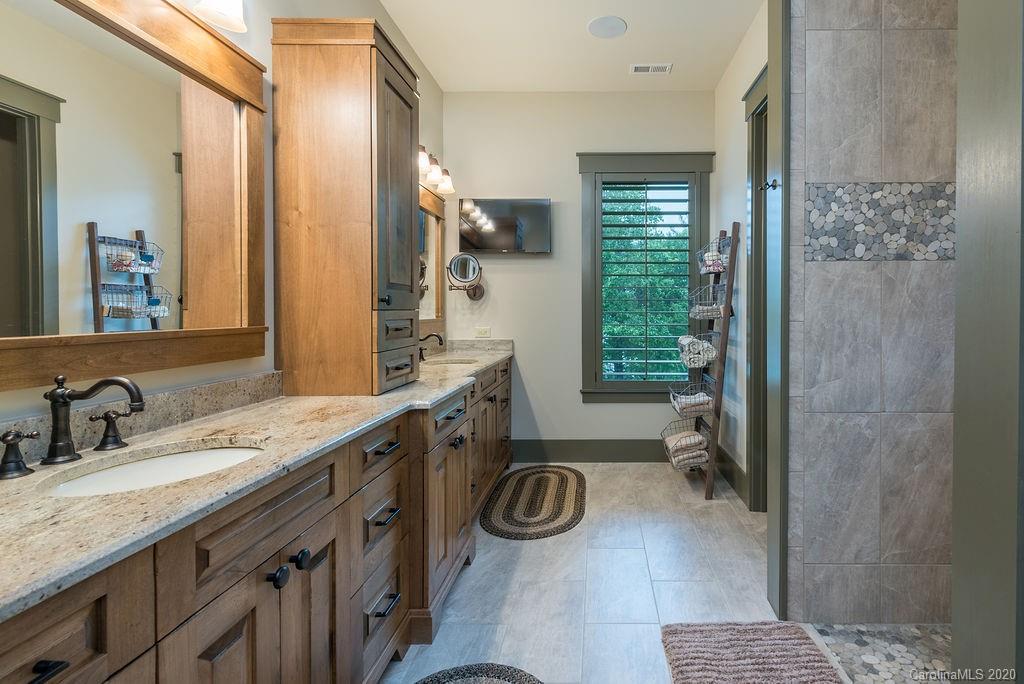 1643 Old Dry Creek Road Morganton NC 28655