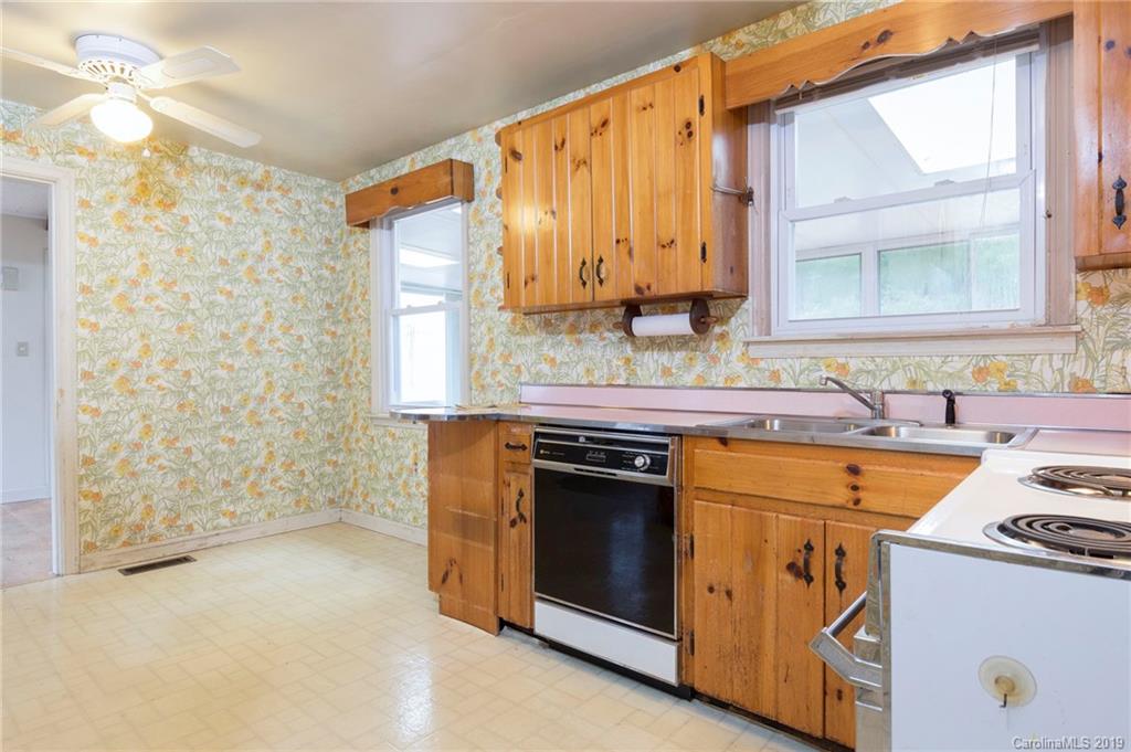 39 Chester Place Asheville NC 28806