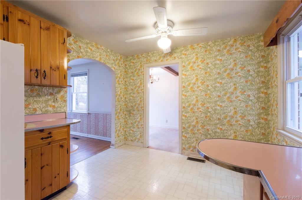 39 Chester Place Asheville NC 28806