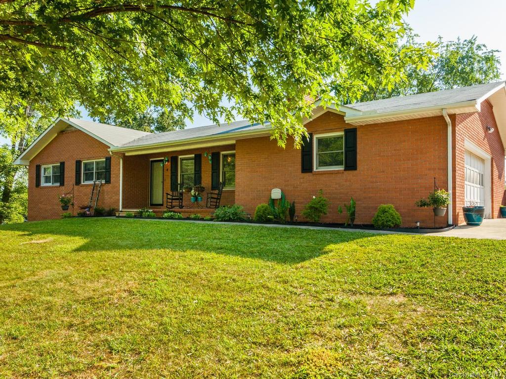 4 Knollridge Road Candler NC 28715