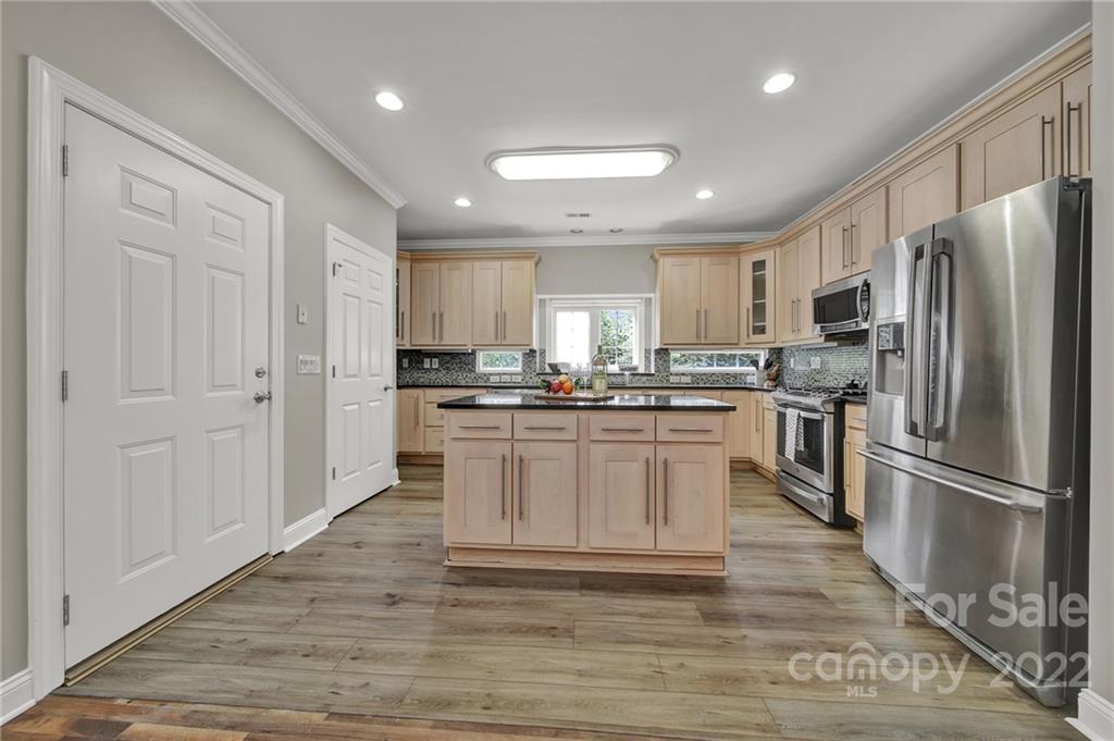 1437 Runnymede Lane Charlotte NC 28211