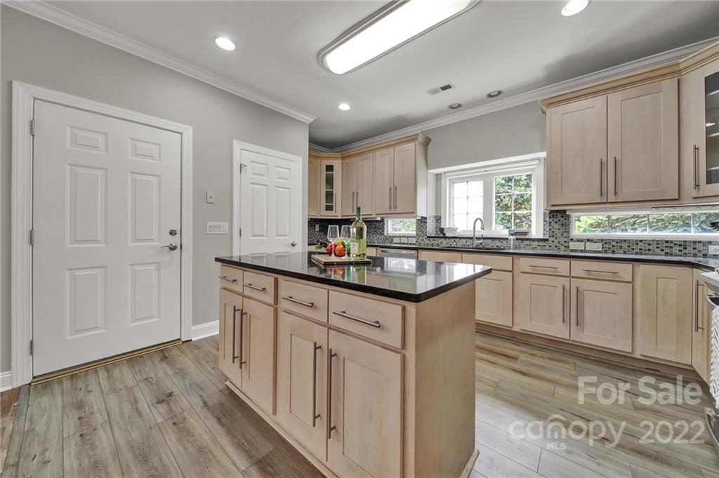 1437 Runnymede Lane Charlotte NC 28211