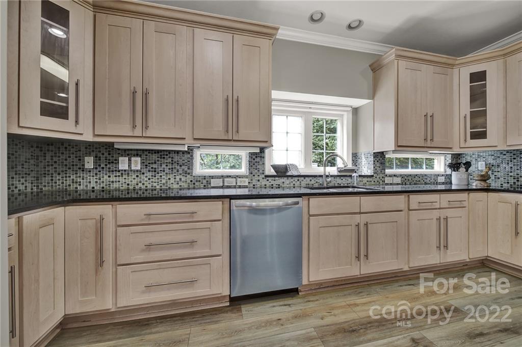 1437 Runnymede Lane Charlotte NC 28211