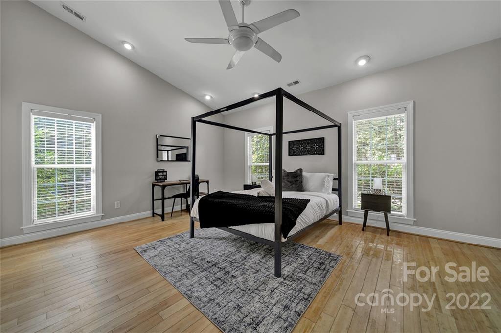1437 Runnymede Lane Charlotte NC 28211