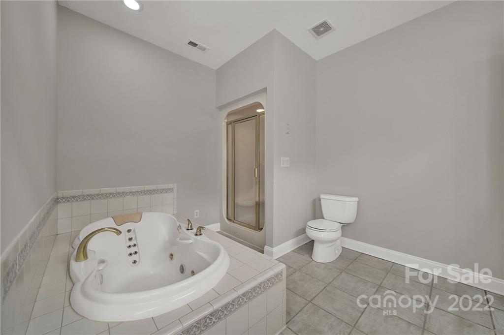 1437 Runnymede Lane Charlotte NC 28211