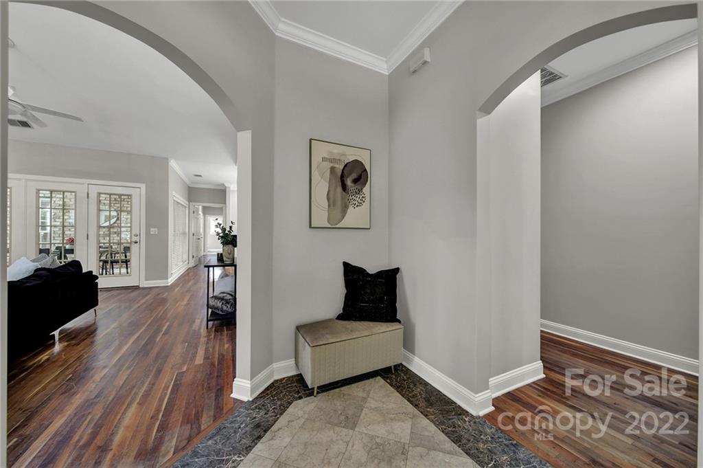 1437 Runnymede Lane Charlotte NC 28211