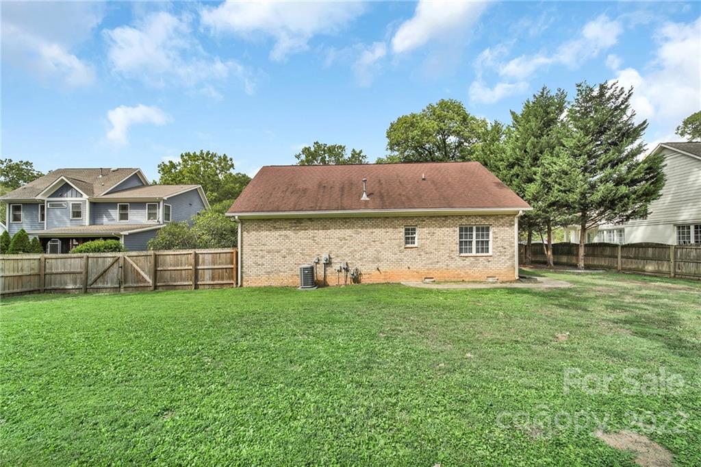 1437 Runnymede Lane Charlotte NC 28211