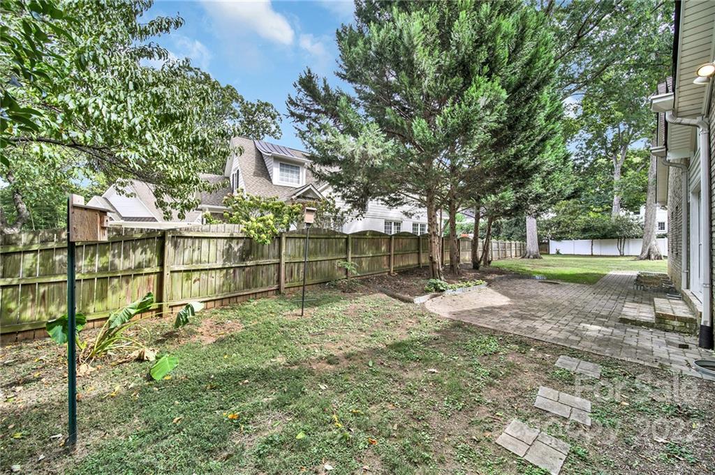 1437 Runnymede Lane Charlotte NC 28211