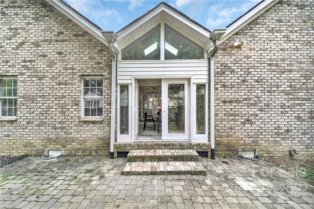 1437 Runnymede Lane Charlotte NC 28211