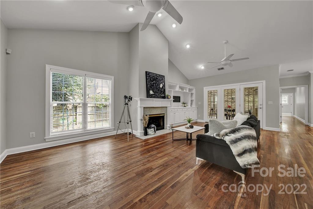 1437 Runnymede Lane Charlotte NC 28211