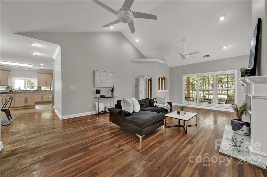 1437 Runnymede Lane Charlotte NC 28211