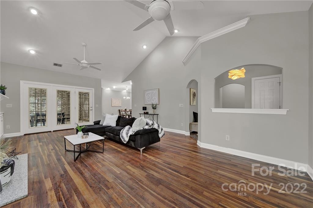 1437 Runnymede Lane Charlotte NC 28211