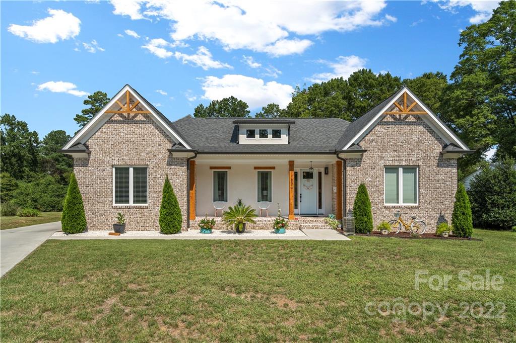 824 Pine Street Mooresville NC 28115