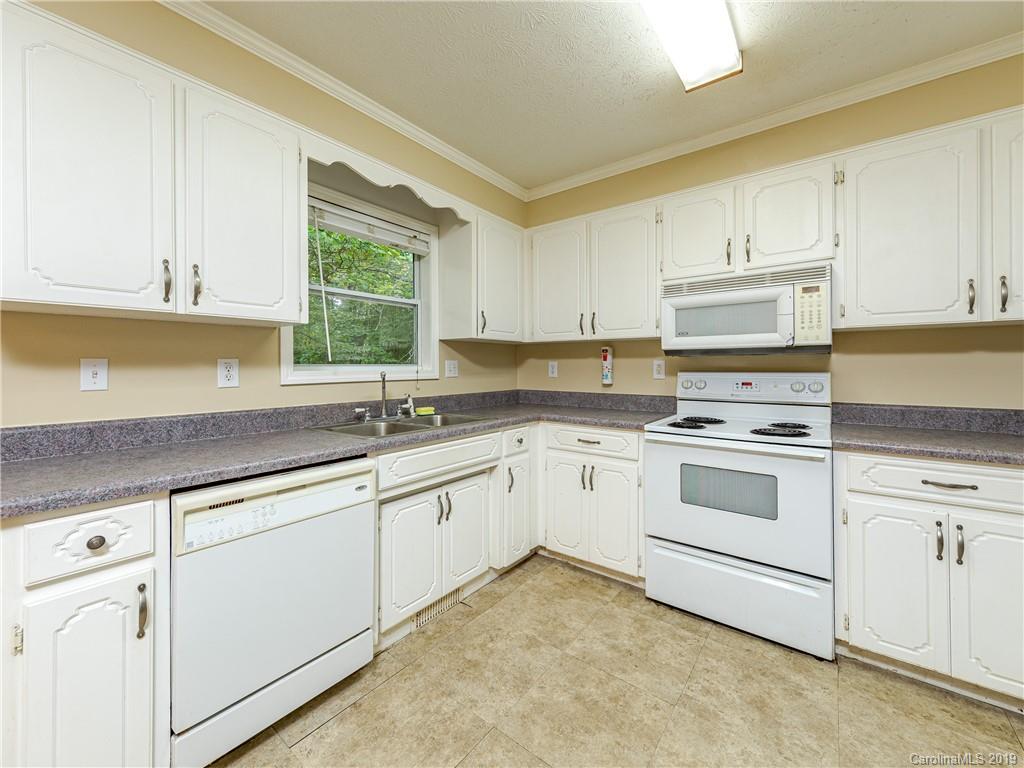 40 Forge Crest Drive Mills River NC 28759