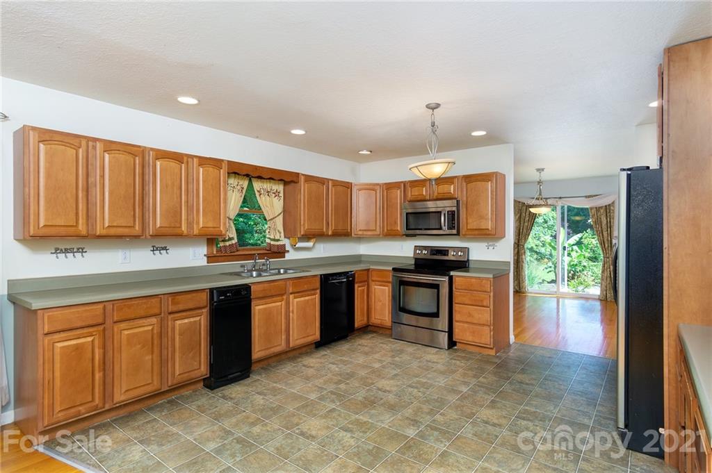 762 Harlowe Noblitt Road Old Fort NC 28762