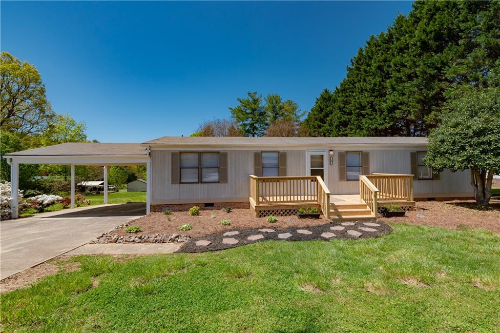 40 Kings Drive Taylorsville NC 28681
