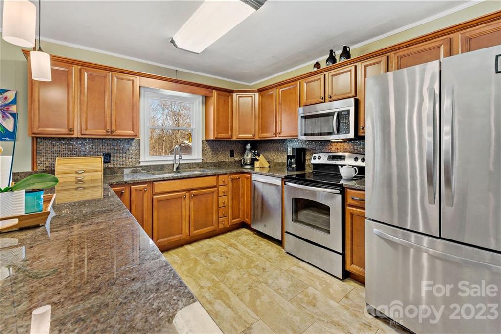 359 Ned Mcgimsey Road Nebo NC 28761
