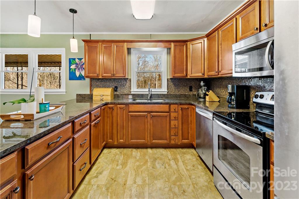 359 Ned Mcgimsey Road Nebo NC 28761