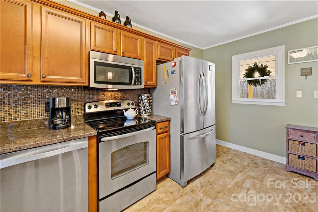 359 Ned Mcgimsey Road Nebo NC 28761