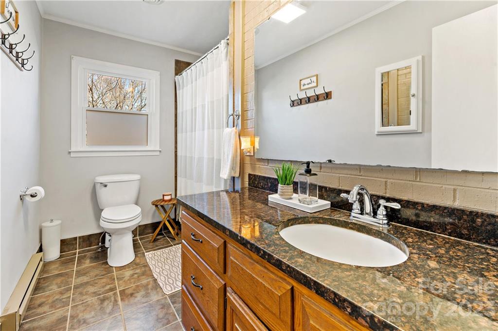 359 Ned Mcgimsey Road Nebo NC 28761