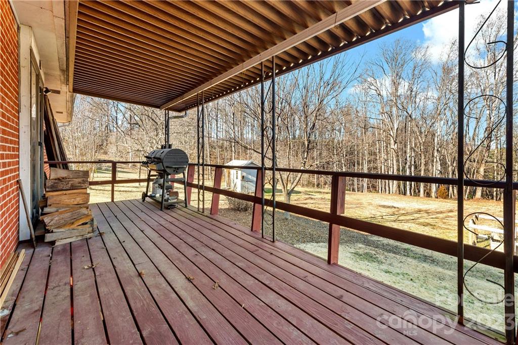 359 Ned Mcgimsey Road Nebo NC 28761