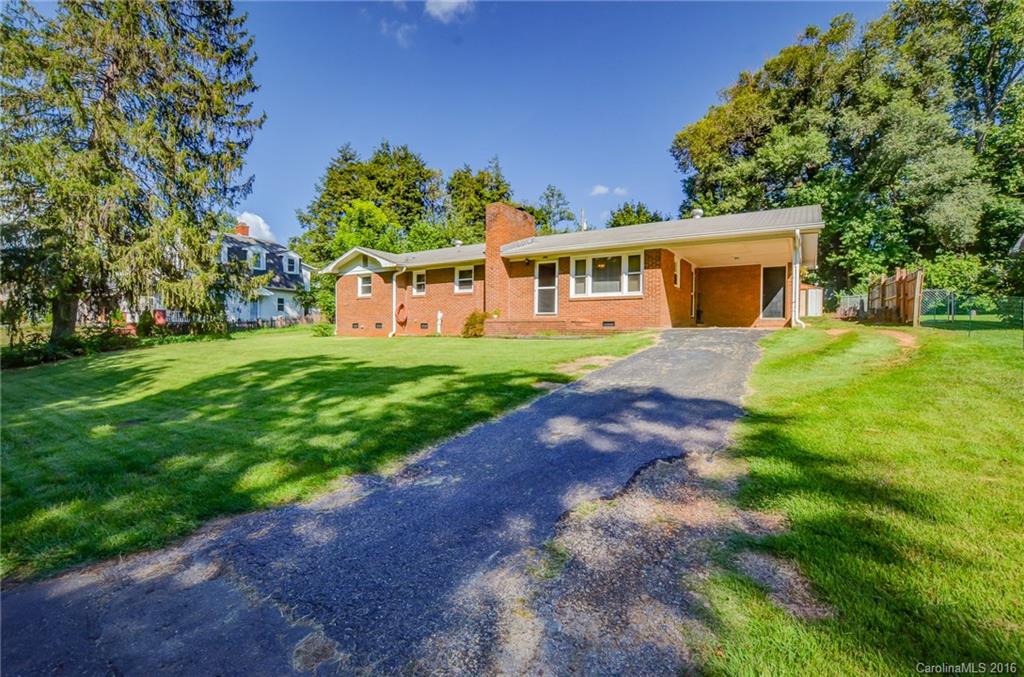 104 Summer Street Swannanoa NC 28778