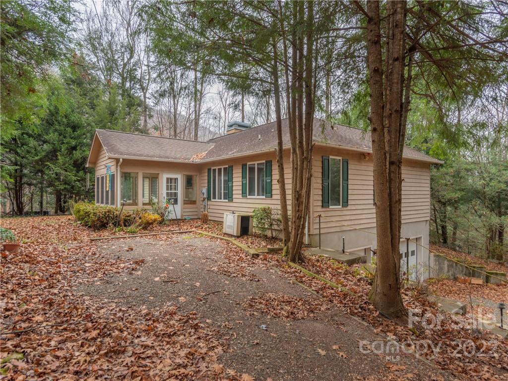 1673 Chestnut Flats Lane Waynesville NC 28786