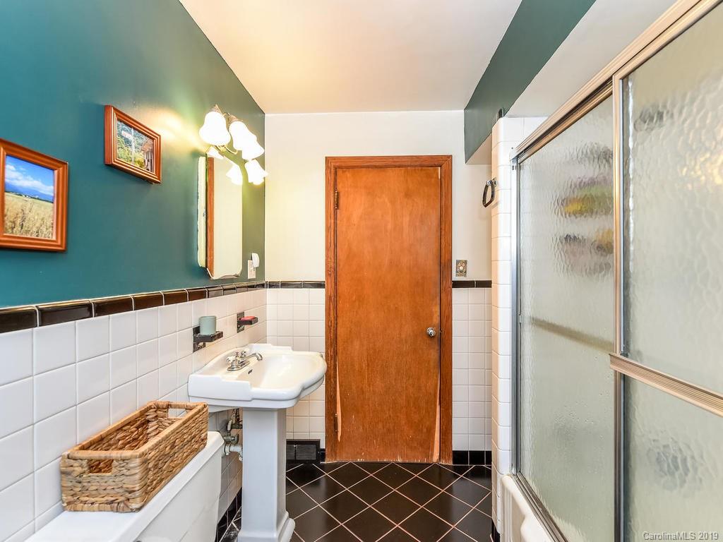 34 Caledonia Road Asheville NC 28803