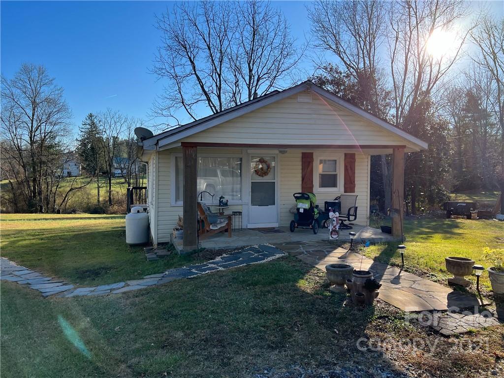 103 Robin Street Hendersonville NC 28739