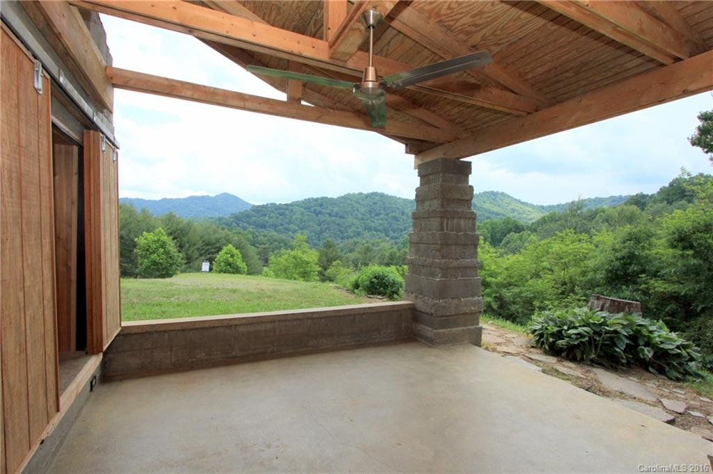 1082 Sweet Hollow Road Burnsville NC 28714