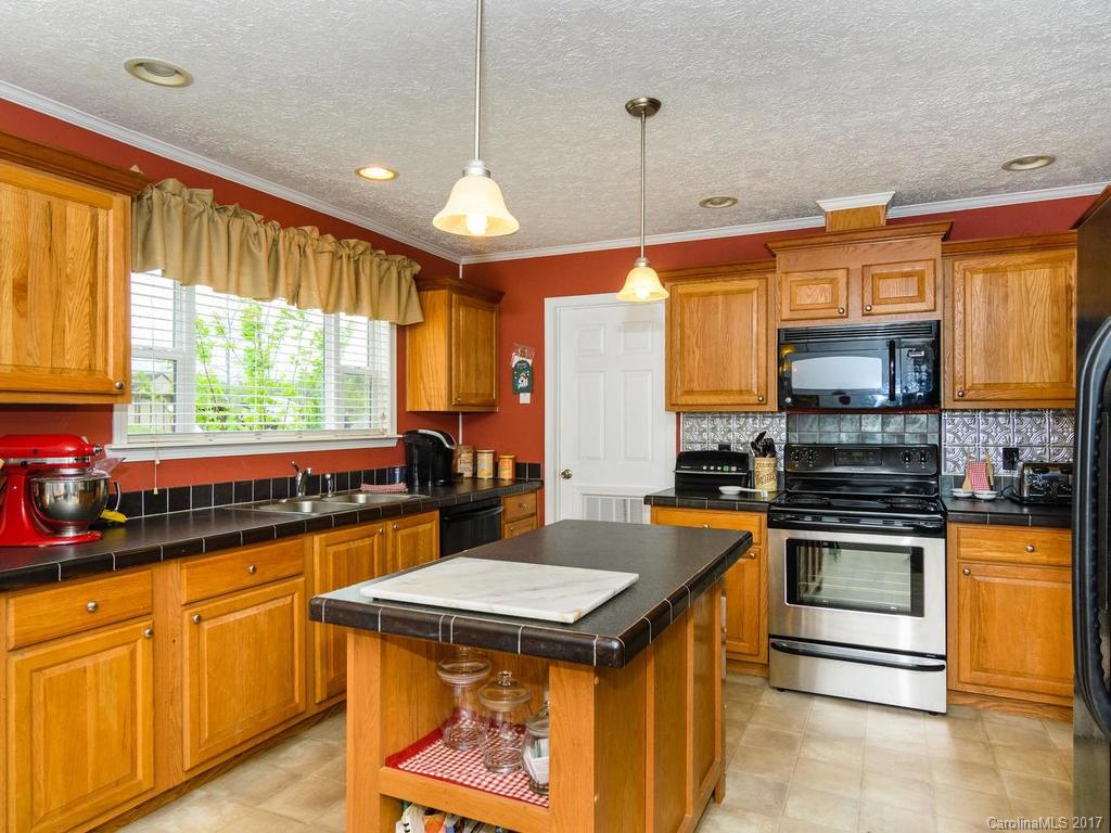 101 Leonards Lane Weaverville NC 28787