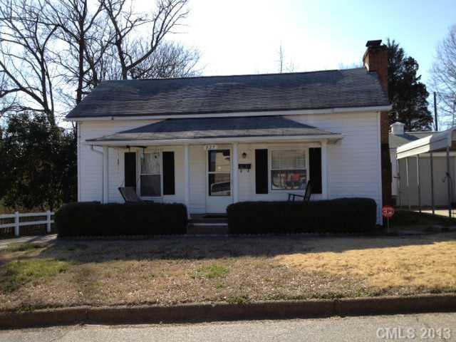 327 E Mills Avenue Mooresville NC 28115